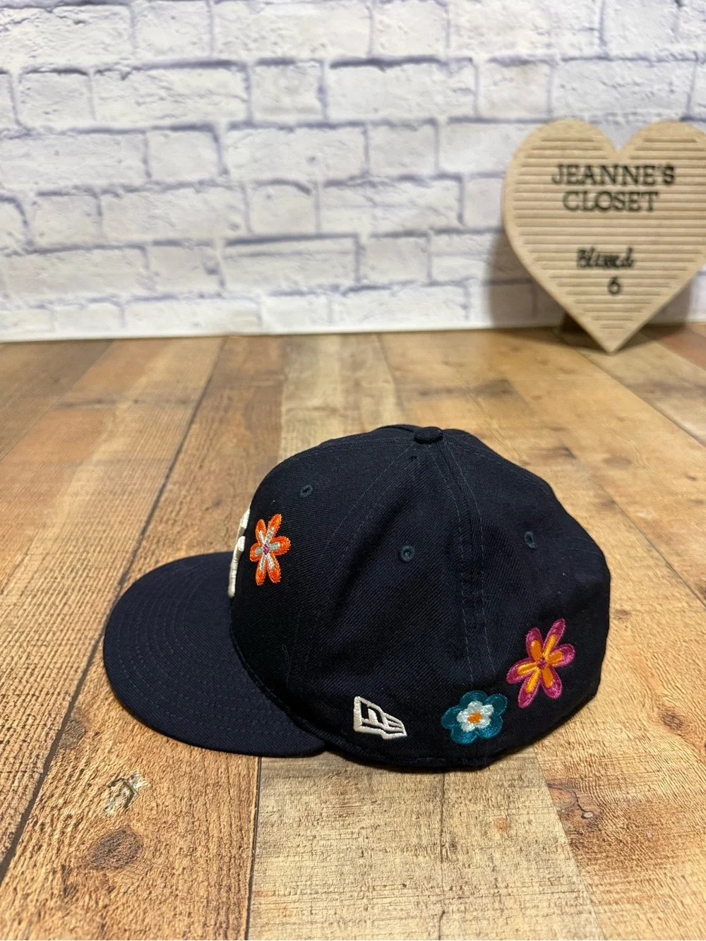 New York Yankees New Era Navy Chain Stitch Floral Daisy 59FIFTY - Fitted Hat Siz